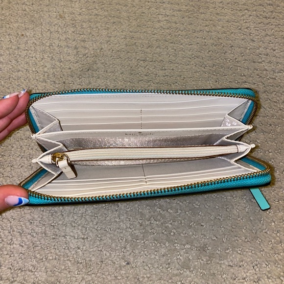 LIGHT BLUE MATCHING KATE SPADE TOTE + WALLET - Picture 5 of 5